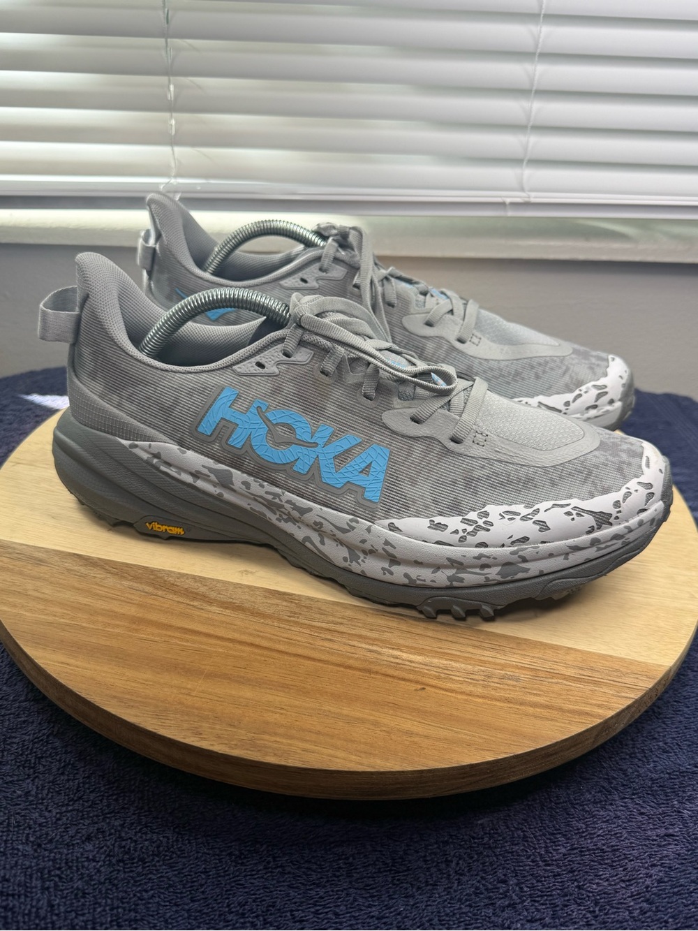 Hoka SpeedGoat 6 (Women’s 11 Men’s 9.5)